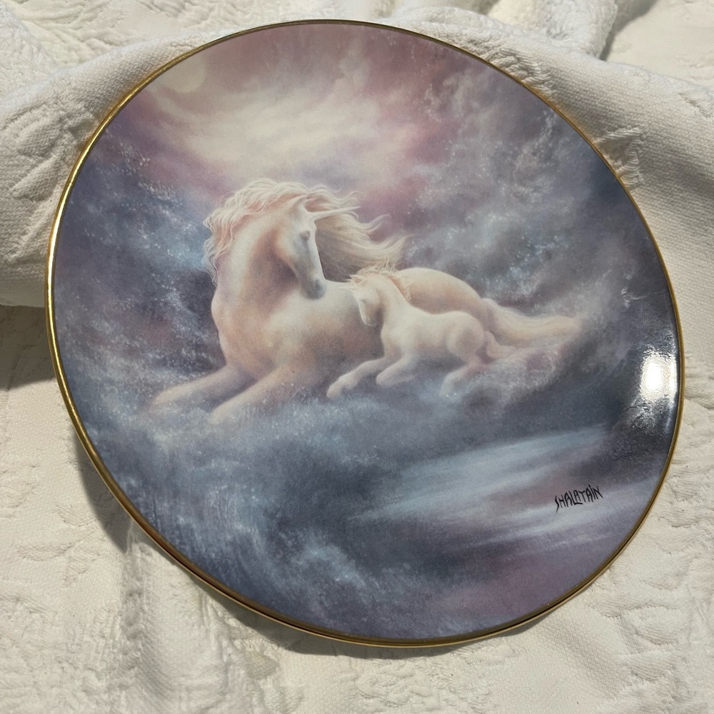 New No Box. gold Trimmed Decorative Unicorn Plate